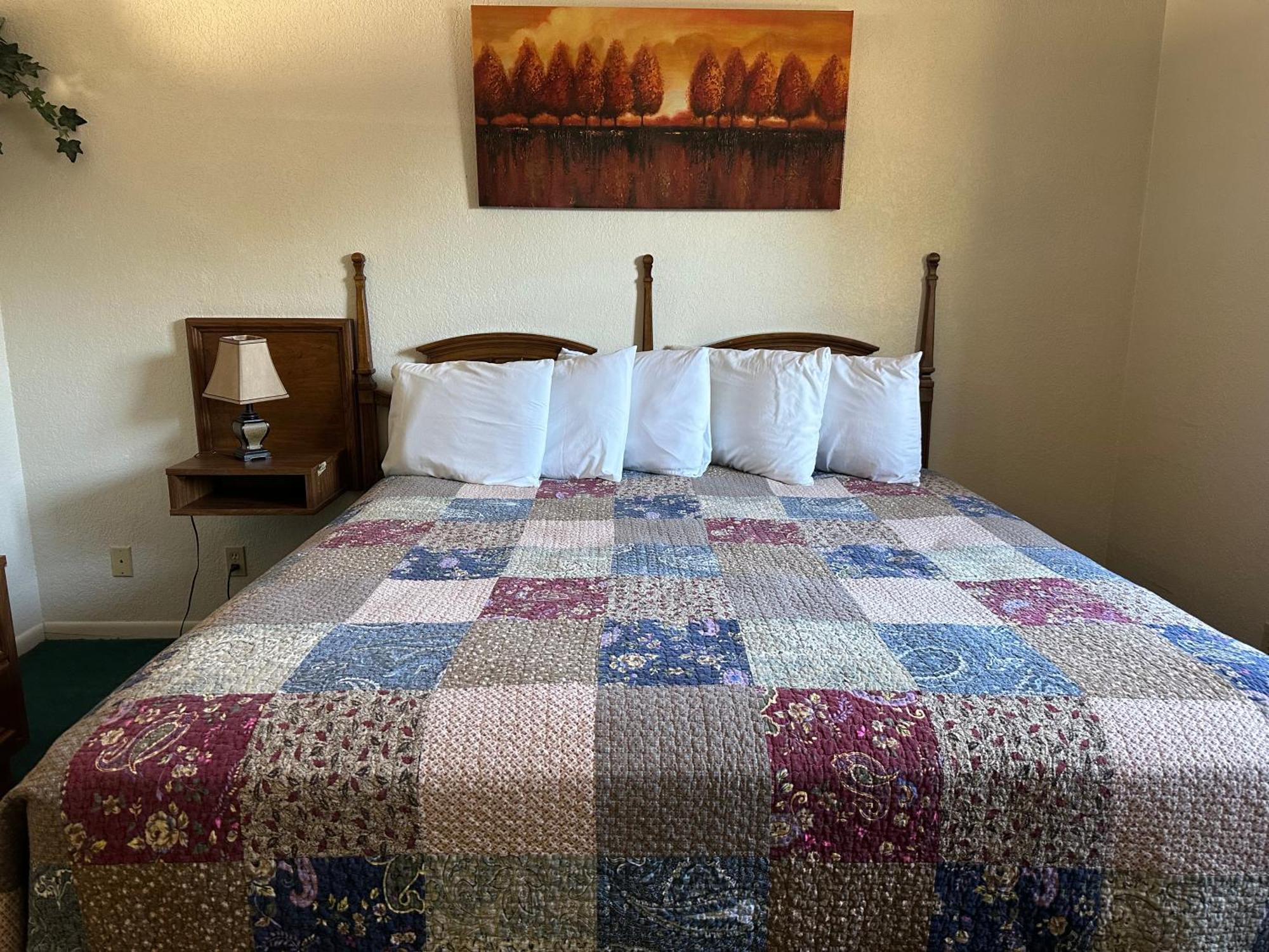 Sunset Inn And Suites Fredericksburg Eksteriør bilde