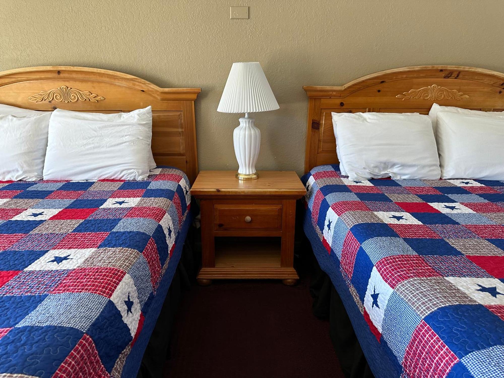 Sunset Inn And Suites Fredericksburg Eksteriør bilde
