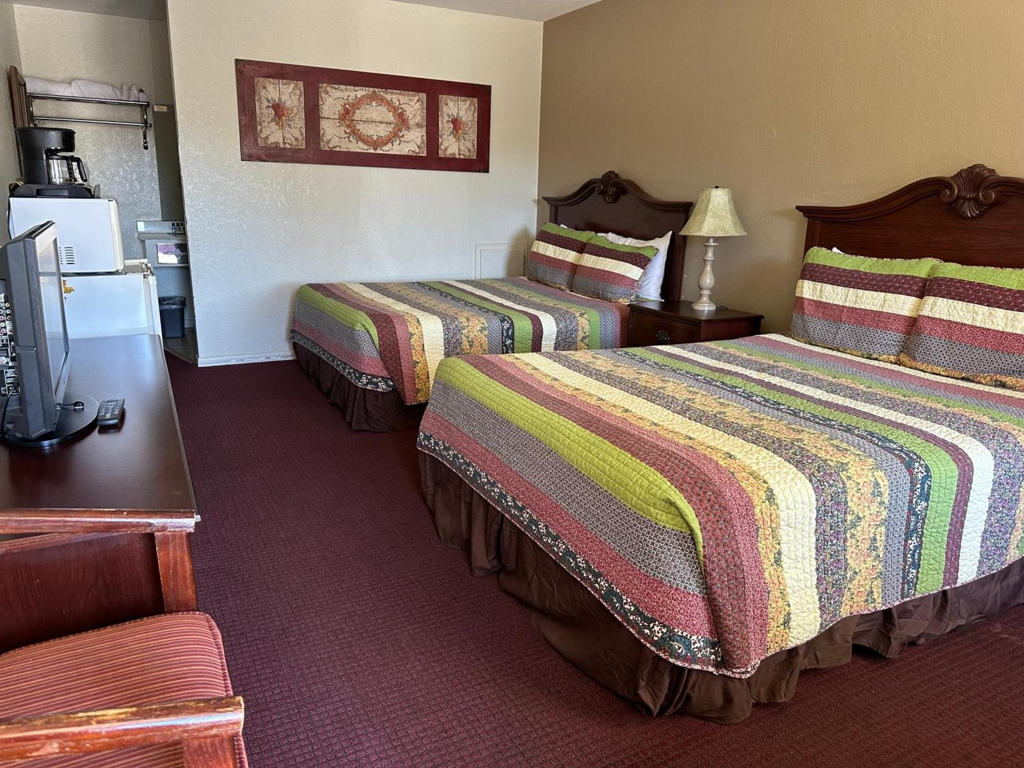 Sunset Inn And Suites Fredericksburg Eksteriør bilde