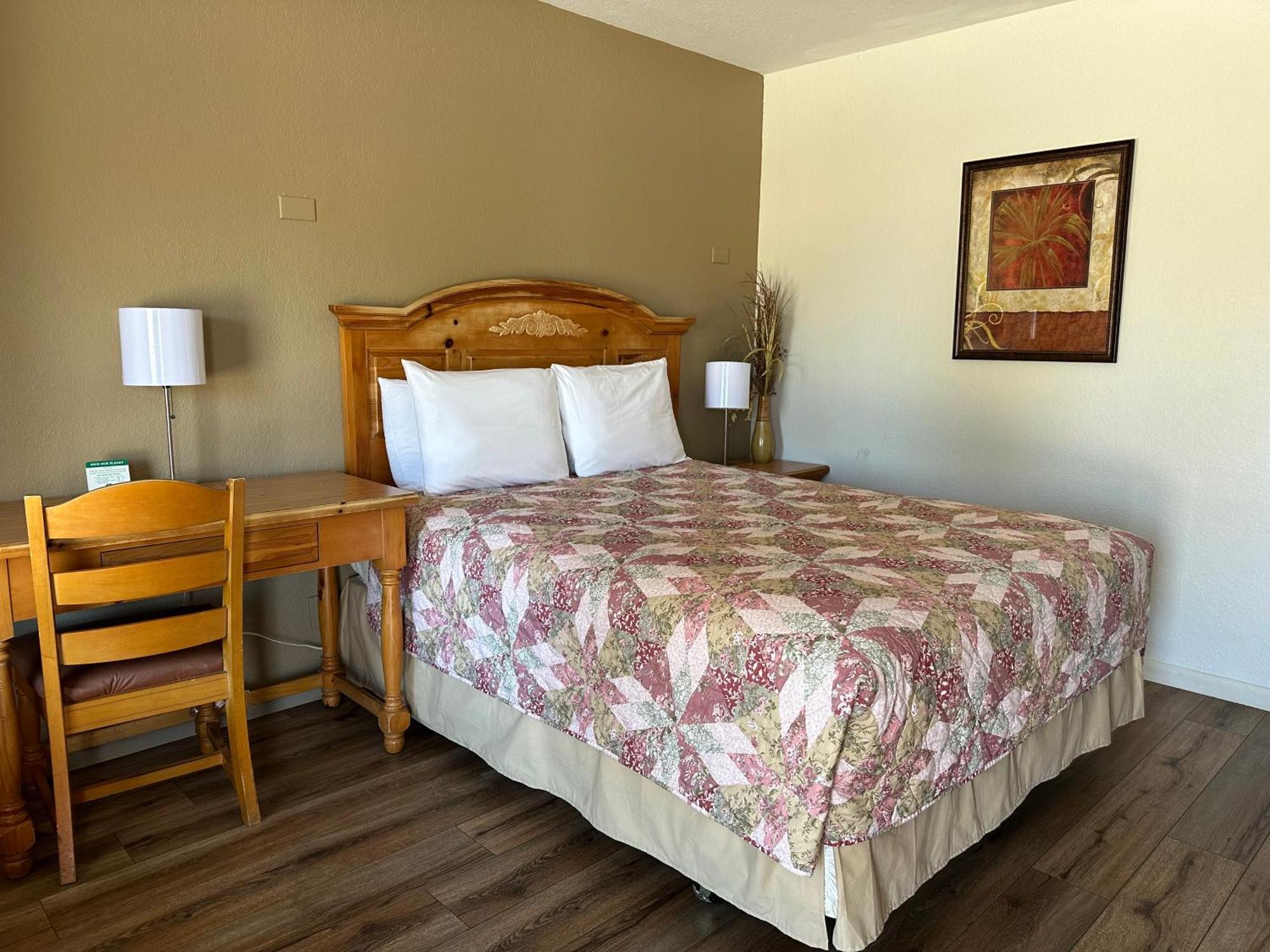 Sunset Inn And Suites Fredericksburg Eksteriør bilde