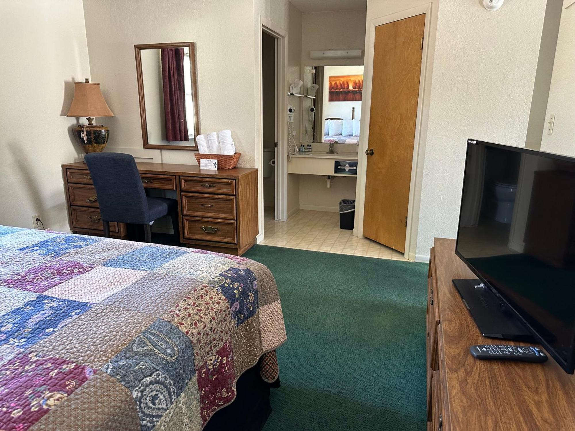Sunset Inn And Suites Fredericksburg Eksteriør bilde