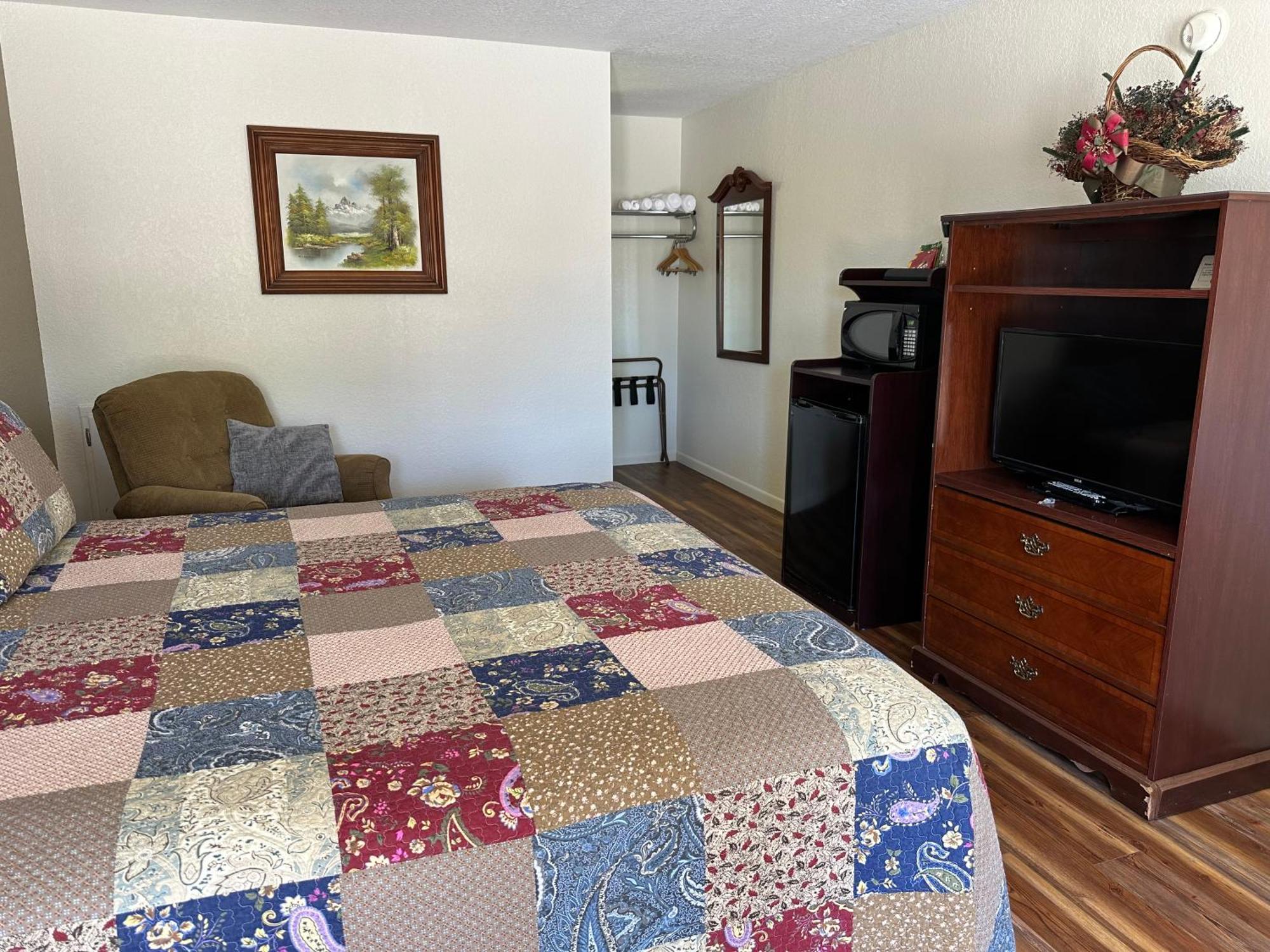 Sunset Inn And Suites Fredericksburg Eksteriør bilde